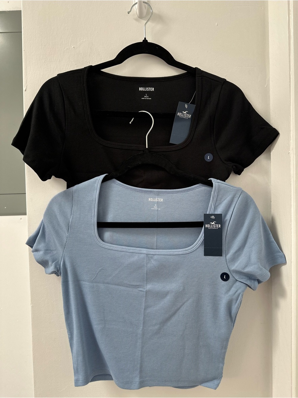 Hollister Women's Square Neck Ribbed Crop Tops